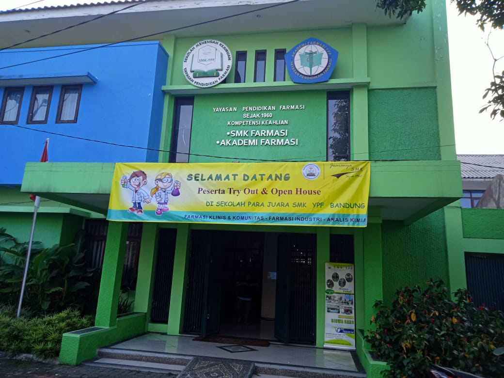 Siswa/i Kls X SMK YPF mengadakan kunjungan Industri Ke PT Kalbe Farma  & Balitro